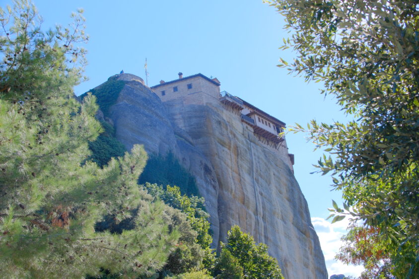 【メテオラ観光】空中に浮かぶ修道院!?「ルサヌー修道院」 ひとり旅diary